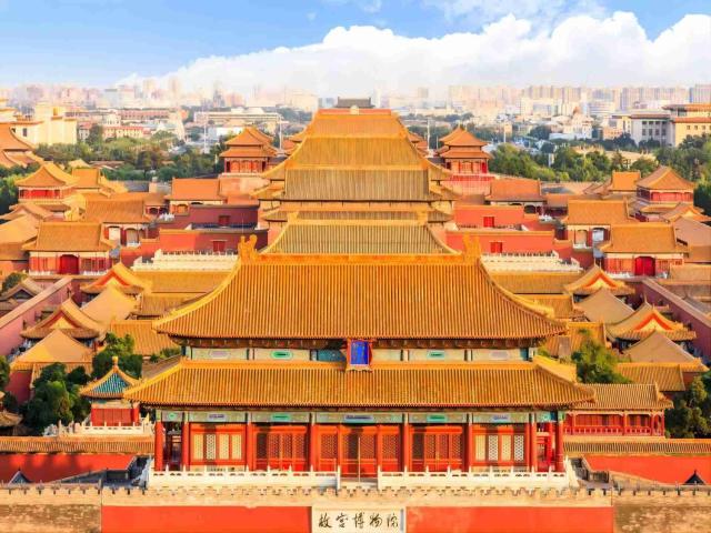 Happy Dragon Saga Hotel whole-house heating Free wifi unlimited for westen software and fluent English speaking,Tourist ticket service&food recommendation,Near Tian'AnMen Forbidden City,Wangfujing walking street,Easy to get any tour sights by metro