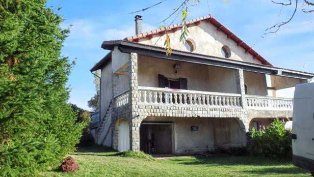 Maison charmante a Coucouron vue montagne cheminee