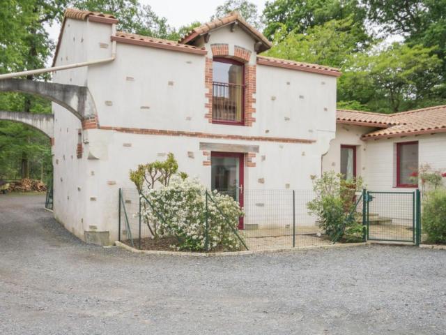 Gîte familial en forêt avec jardin clos, à 15 km de Nantes, équipements complets pour un séjour idéal - FR-1-306-807