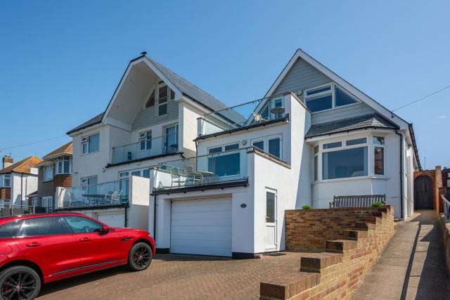 A Spacious Seaside house in Hampton, Herne Bay