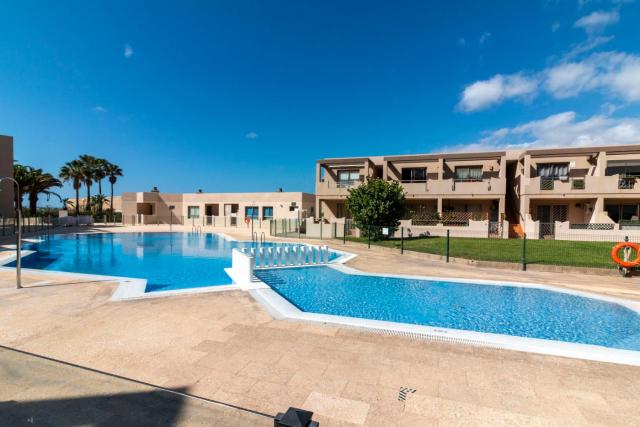 HomeForGuest Spacious and bright flat on the beach La Tejita