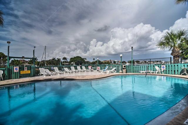 Coastal Condo with Pool, Walk to Clearwater Beach!