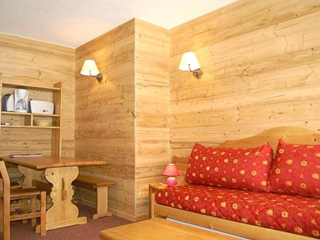 2 pièces au pied des pistes avec balcon et skiroom - FR-1-557-34