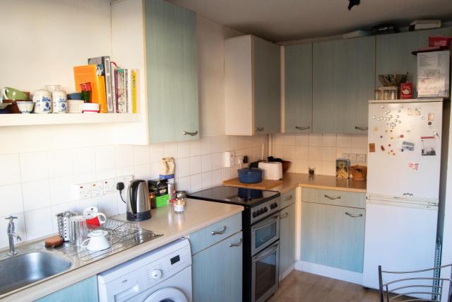 Characterful 1 Bedroom Flat Close to DLR