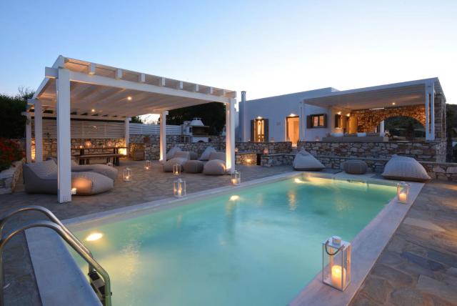 Executive Paros Villa - 4 Bedrooms - Villa Almyrikia Sunset - Stunning Sea Views and Private Pool - Ampelas