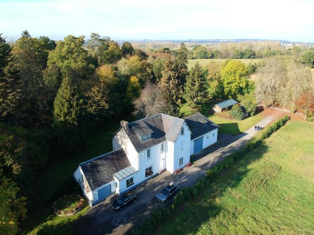 Maison cosy a Pontorson avec jardin clos et terrasse