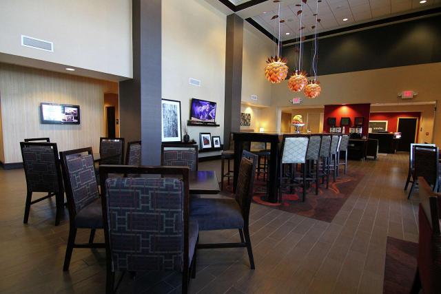 Hampton Inn & Suites Grand Forks