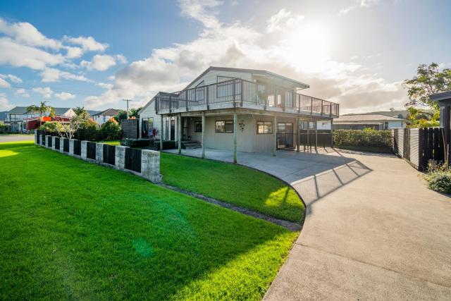 Seabreeze on Cook - Whitianga Holiday Home