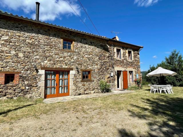 Maison familiale 4 chambres avec jardin, cheminée, poêle à bois, parking et Wi-Fi - FR-1-582-230