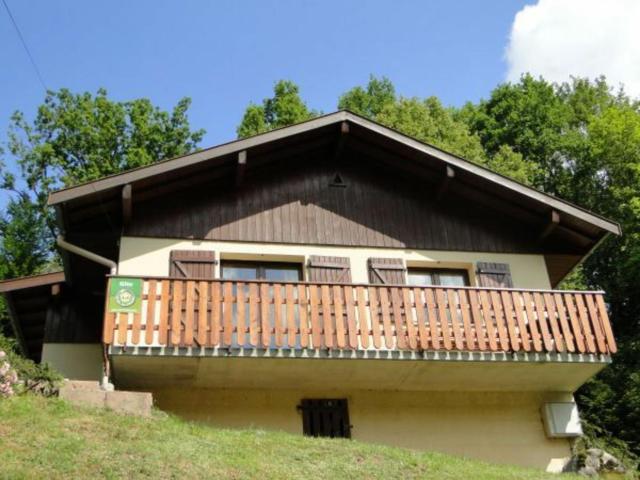 Chalet cosy en bordure de forêt avec wifi, terrasse et équipements complets à Rochesson - FR-1-589-235