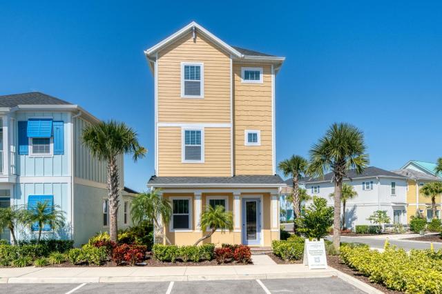 Lively Cottage with Hotel Amenities near Disney at Margaritaville 2998SR