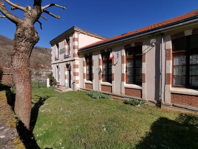 Gîte confortable 3 chambres au bord de l'Allier - FR-1-582-16