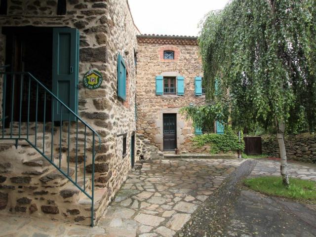 Gîte familial avec grande terrasse à Auzat, proche baignades et sites historiques - FR-1-582-183