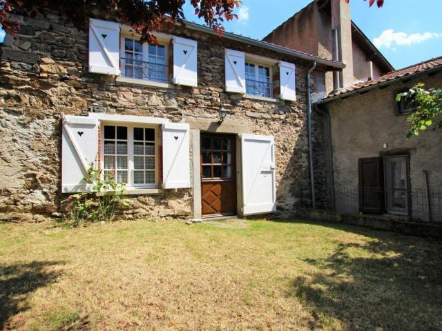 Charmante maison de village avec cour fermée, proche gorges et sites médiévaux, idéale pour découvrir 3 départements - FR-1-582-14