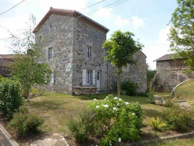 Gîte indépendant 4 pers. à Rauret avec cour, proche gorges de l'Allier, parking privé, animations. - FR-1-582-193