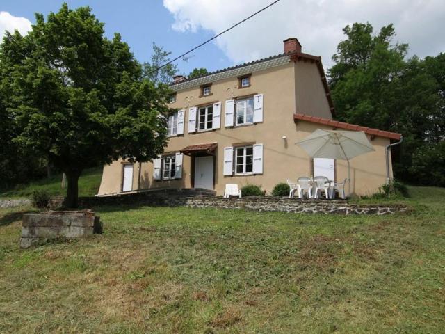 Maison de campagne avec grande terrasse, près de Lavaudieu et accessible PMR - FR-1-582-217