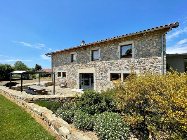 Grand gîte cosy avec terrasse, jardin et jeux à Boisset, proche villages médiévaux et loisirs nature - FR-1-582-246