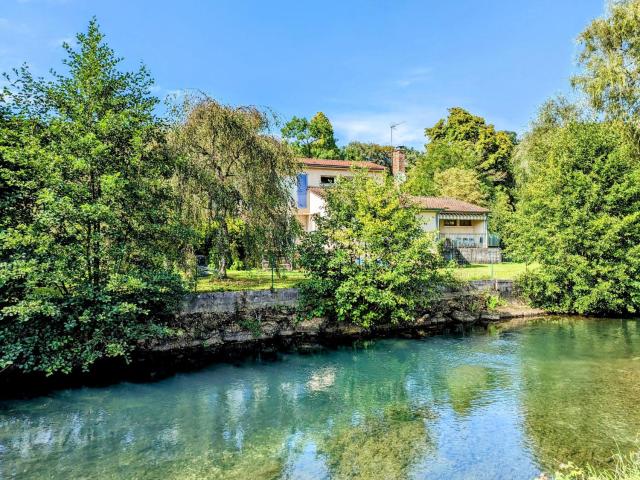 Maison avec piscine chauffée, tennis gratuit, 5 chambres en bord de rivière - Haironville, France - FR-1-585-34