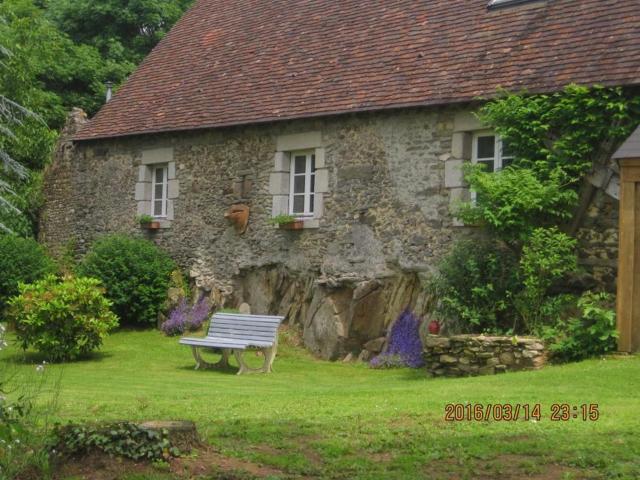 Charmante maison de campagne avec vaste parc arboré, cheminée et multiples activités à proximité - FR-1-410-153