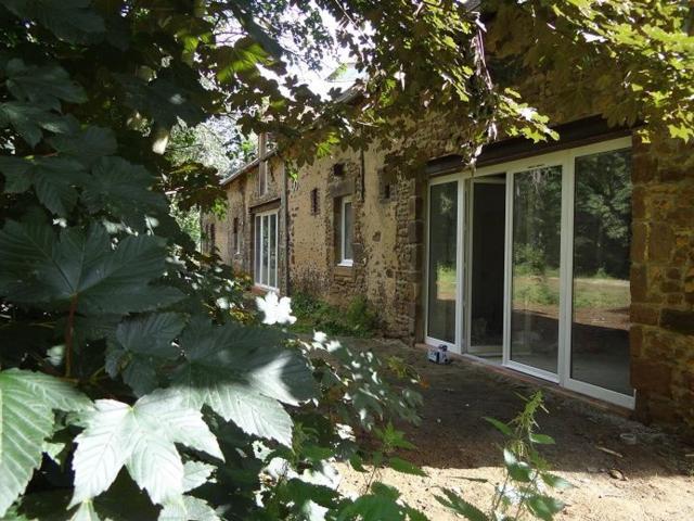 Charmante Ferme Rénovée avec Terrasse à 7 km du Mans, 8 Couchages, TV, Internet, Cuisine Équipée - FR-1-410-254