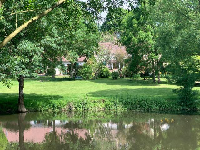 Grand gîte près du Mans avec piscine, cheminée et animaux - FR-1-410-217