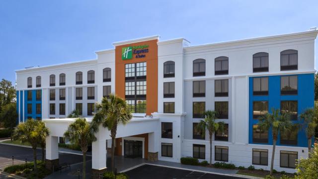 Holiday Inn Express & Suites Jacksonville South East - Medical Center Area, an IHG Hotel