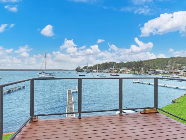 The Boat House Absolute Waterfront and Jetty