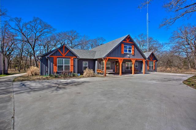 Lake Tawakoni Access Home with Game Room!