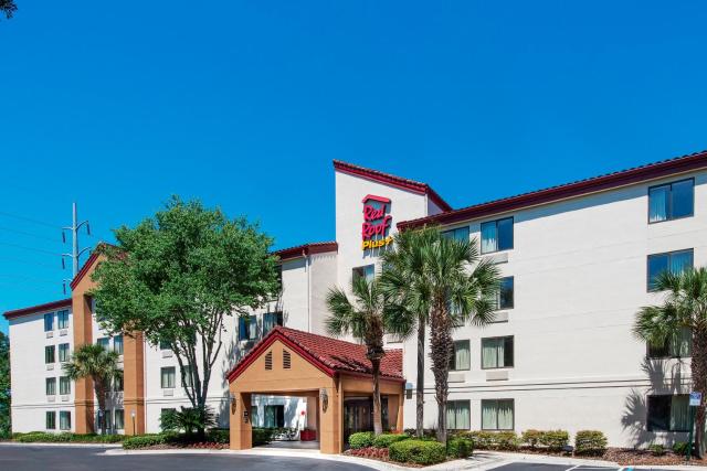 Red Roof Inn PLUS + Gainesville