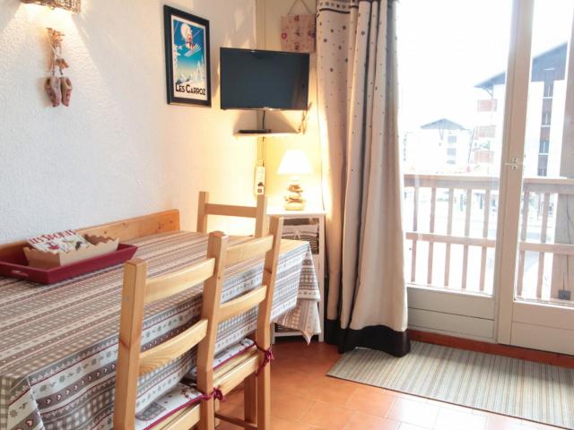 Studio chaleureux 4 pers, centre village, proche pistes et commerces, balcon sud-ouest - FR-1-572-105