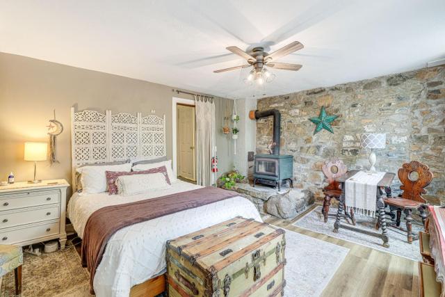 Charming Getaway Less Than 1 Mi to Downtown Lambertville!