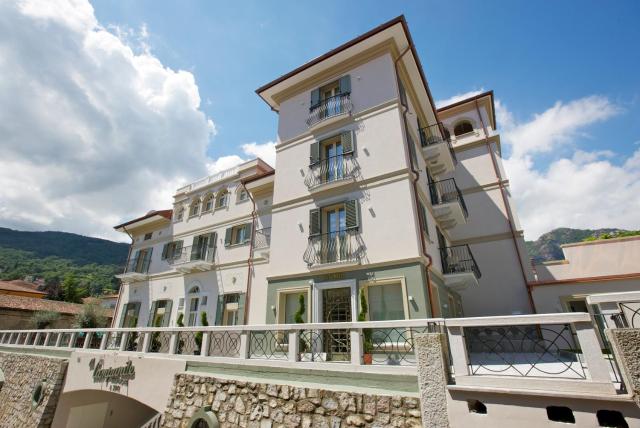 Hotel Al Campanile - Luxury Suites & Apartments