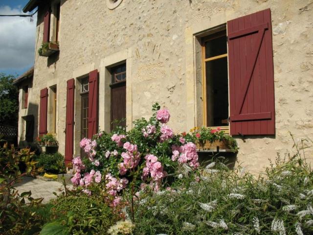 Maison du XVe restaurée avec cheminée, jardin clos et bar privé - FR-1-410-127