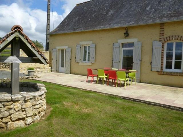 Gîte 8 pers. avec jardin et terrasses, 4 chambres, proche Le Mans et Sablé, idéal pour familles - FR-1-410-192