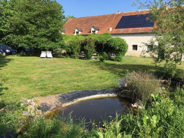 Charmant gîte rénové en Berry avec grand terrain, cheminée, et proximité UNESCO et thermes - FR-1-591-212