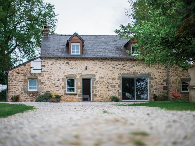 Gîte de charme rénové avec cheminée, terrasse et proche randonnées - Capacité 13 pers. - FR-1-410-179