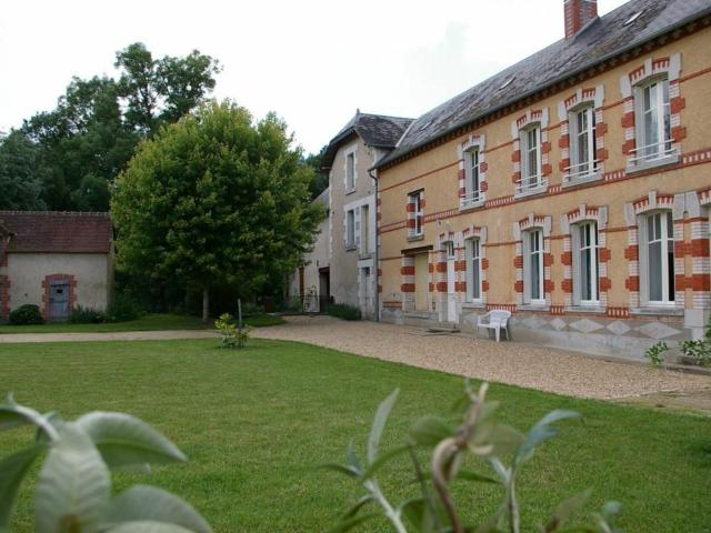 Moulin paisible en Berry avec étang privé, proche du Château de Valençay et Zoo de Beauval - FR-1-591-18