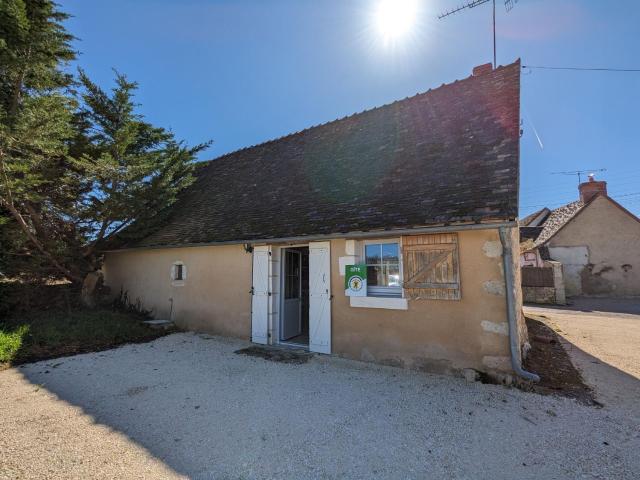 Maison de campagne avec jardin près d'Abbaye de Fontgombault et station thermale La Roche-Posay - FR-1-591-110