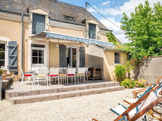 Maison de charme avec terrasse, parking et équipements bébé à 5 min de Châteauroux - FR-1-591-167