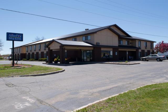 AmeriVu Inn and Suites Shawano WI