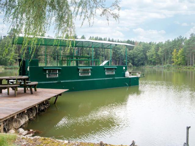 Comfy Houseboat in Florennes next to the Forest