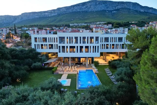 Hotel Salona Palace