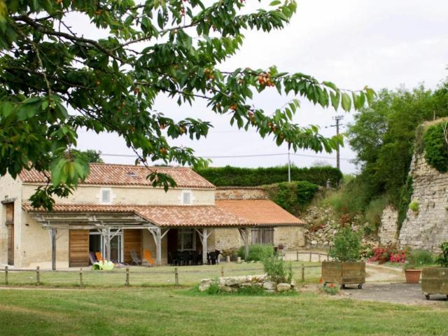 Gîte de charme avec terrasse et activités familiales à Payré, près de Fontenay-le-Comte - FR-1-426-170