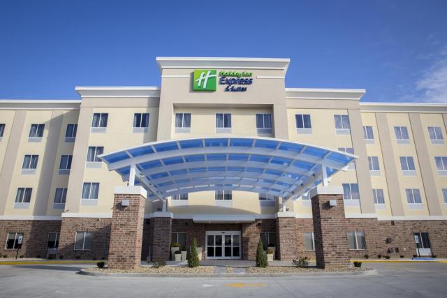 Holiday Inn Express and Suites Edwardsville, an IHG Hotel