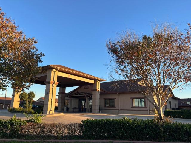 Red Roof Inn & Suites Sulphur Springs