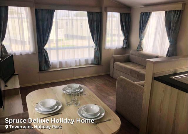 Spruce Deluxe Holiday Home