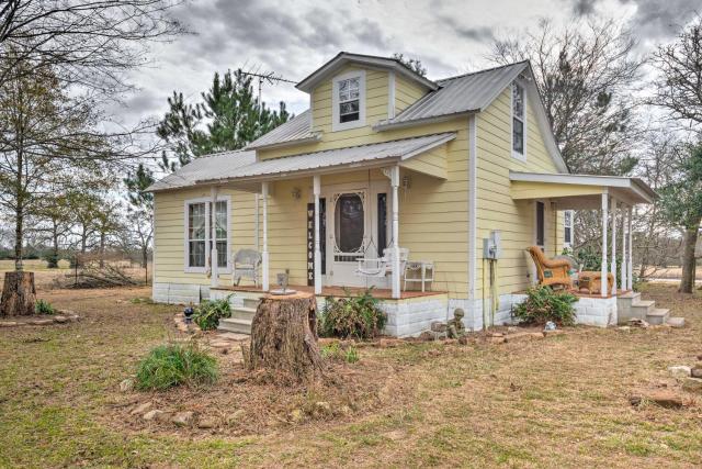 Rustic Rockdale Home on 100 Acres Near City Park!