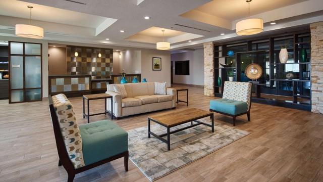 Best Western Plus College Station Inn & Suites