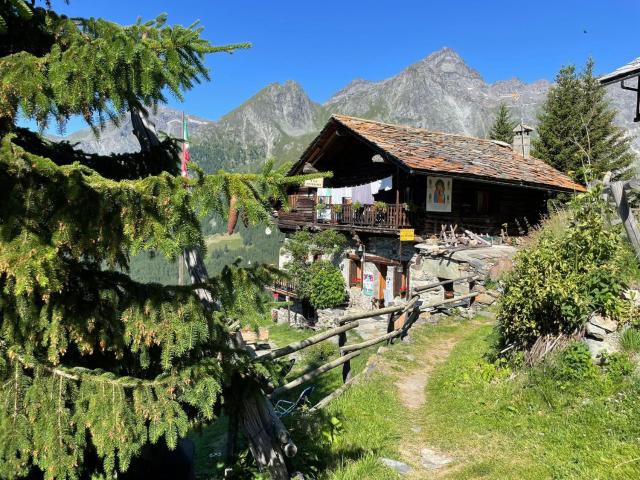 Rifugio Guide Frachey