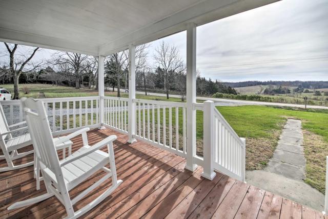 Farm-Style Ste Genevieve Retreat with Fire Pit!